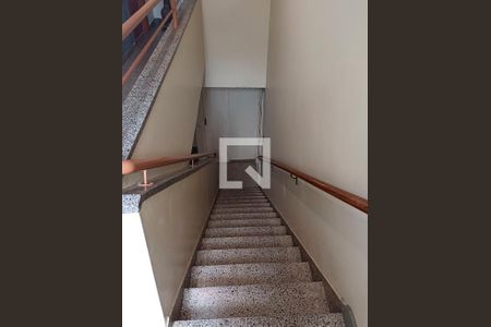 Apartamento para alugar com 90m², 3 quartos e 1 vagaEscada