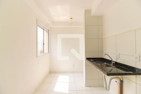 Apartamento à venda com 56m², 2 quartos e 1 vaga Apartamento à venda com 56m², 2 quartos e 1 vagaCozinha e Área de Serviço