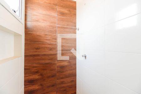 Banheiro de apartamento à venda com 2 quartos, 34m² em Vila São Geraldo, São Paulo