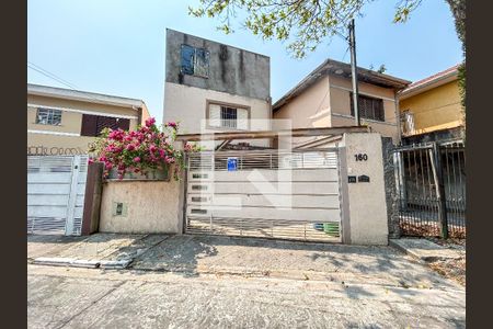 Casa à venda com 150m², 2 quartos e 1 vaga Casa à venda com 150m², 2 quartos e 1 vagaFachada
