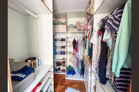 Casa à venda com 150m², 2 quartos e 1 vaga Casa à venda com 150m², 2 quartos e 1 vagaCloset da suíte 2