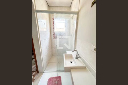 Casa à venda com 150m², 2 quartos e 1 vaga Casa à venda com 150m², 2 quartos e 1 vagaBanheiro da Suíte 1