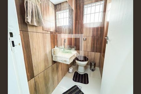 Casa à venda com 150m², 2 quartos e 1 vaga Casa à venda com 150m², 2 quartos e 1 vagaLavabo