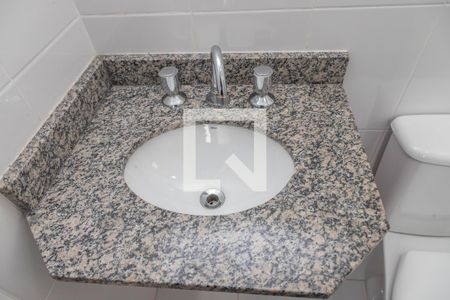 Apartamento à venda com 61m², 3 quartos e 1 vaga Apartamento à venda com 61m², 3 quartos e 1 vagaBanheiro da suíte