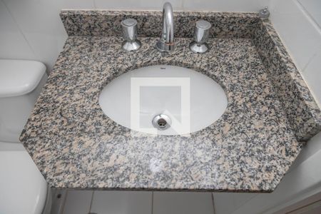 Apartamento à venda com 61m², 3 quartos e 1 vaga Apartamento à venda com 61m², 3 quartos e 1 vagaBanheiro social