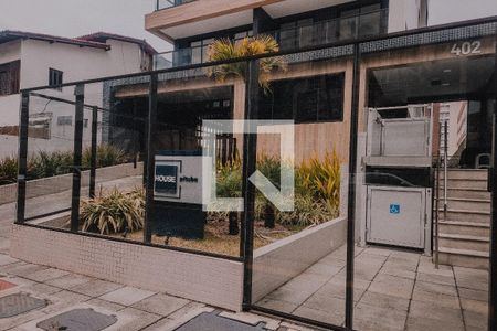 Apartamento para alugar com 25m², 1 quarto e 1 vaga Apartamento para alugar com 25m², 1 quarto e 1 vagaFachada