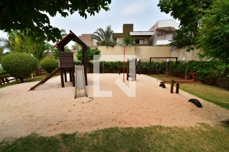 Casa de condomínio à venda com 253m², 4 quartos e 4 vagasÁrea comum - Playground