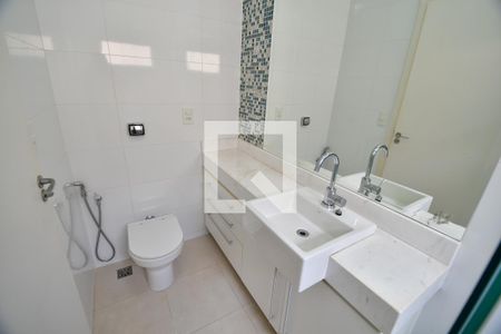 Casa de condomínio à venda com 253m², 4 quartos e 4 vagasBanheiro 2