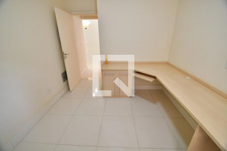 Sala / Escritório de casa de condomínio à venda com 4 quartos, 253m² em Vila Hollândia, Campinas