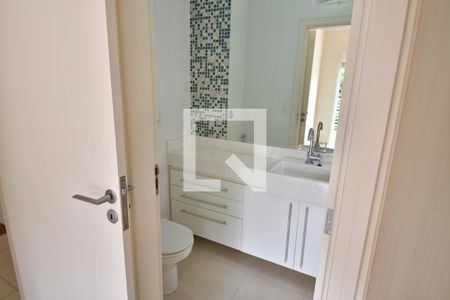 Casa de condomínio à venda com 253m², 4 quartos e 4 vagasBanheiro 2