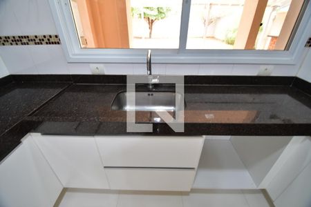 Casa de condomínio à venda com 253m², 4 quartos e 4 vagasCozinha