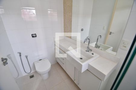 Casa de condomínio à venda com 253m², 4 quartos e 4 vagasBanheiro 4