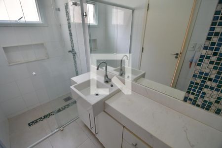 Casa de condomínio à venda com 253m², 4 quartos e 4 vagasBanheiro 3