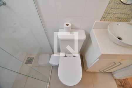Casa de condomínio à venda com 253m², 4 quartos e 4 vagasBanheiro de serviço