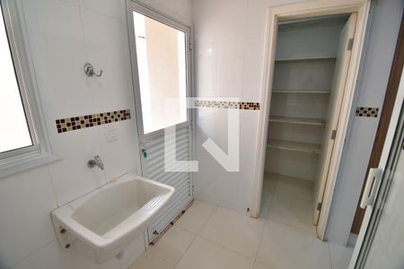 Casa de condomínio à venda com 253m², 4 quartos e 4 vagasÁrea de Serviço
