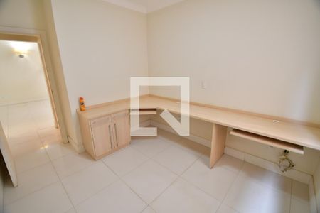 Sala / Escritório de casa de condomínio à venda com 4 quartos, 253m² em Vila Hollândia, Campinas