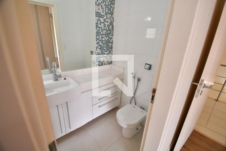 Casa de condomínio à venda com 253m², 4 quartos e 4 vagasBanheiro 3