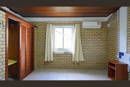 Quarto 1 de casa de condomínio para alugar com 2 quartos, 80m² em Barra da Lagoa, Florianópolis