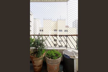 Apartamento à venda com 218m², 4 quartos e 3 vagas Apartamento à venda com 218m², 4 quartos e 3 vagasSuíte 1 - Varanda