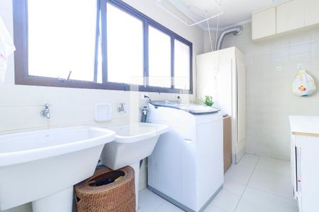 Apartamento à venda com 218m², 4 quartos e 3 vagas Apartamento à venda com 218m², 4 quartos e 3 vagasÁrea de Serviço