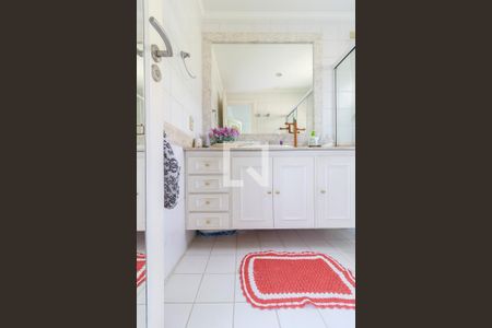 Apartamento à venda com 218m², 4 quartos e 3 vagas Apartamento à venda com 218m², 4 quartos e 3 vagasSuíte 3 - Banheiro