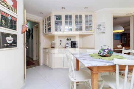 Apartamento à venda com 218m², 4 quartos e 3 vagas Apartamento à venda com 218m², 4 quartos e 3 vagasCopa