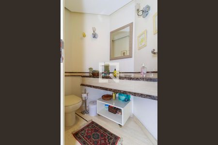 Apartamento à venda com 218m², 4 quartos e 3 vagas Apartamento à venda com 218m², 4 quartos e 3 vagasLavabo