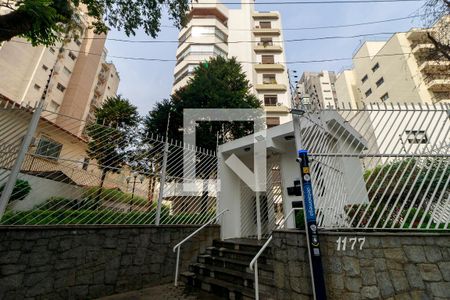 Apartamento à venda com 218m², 4 quartos e 3 vagas Apartamento à venda com 218m², 4 quartos e 3 vagasFachada