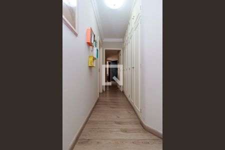 Apartamento à venda com 218m², 4 quartos e 3 vagas Apartamento à venda com 218m², 4 quartos e 3 vagasCorredor