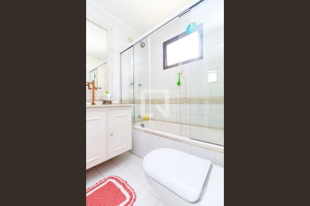 Apartamento à venda com 218m², 4 quartos e 3 vagas Apartamento à venda com 218m², 4 quartos e 3 vagasSuíte 3 - Banheiro