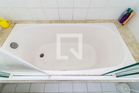 Apartamento à venda com 218m², 4 quartos e 3 vagas Apartamento à venda com 218m², 4 quartos e 3 vagasSuíte 3 - Banheiro