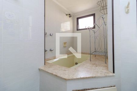 Apartamento à venda com 218m², 4 quartos e 3 vagas Apartamento à venda com 218m², 4 quartos e 3 vagasSuíte 1 - Banheiro