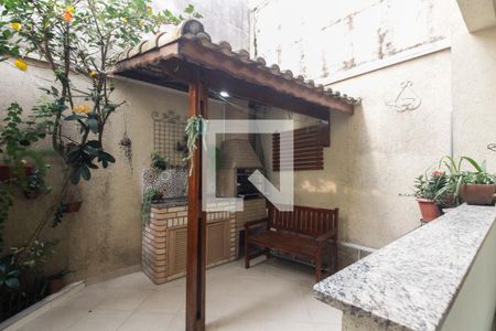 Casa à venda com 218m², 3 quartos e 2 vagasQuintal e Churrasqueira 