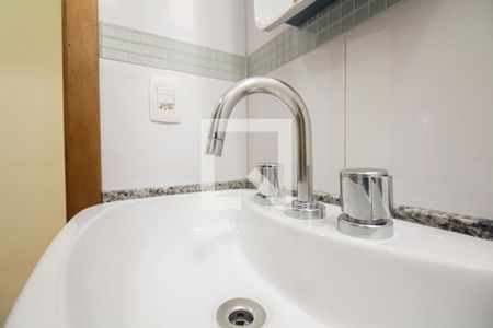 Casa à venda com 218m², 3 quartos e 2 vagasBanheiro Social 