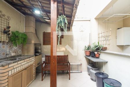 Casa à venda com 218m², 3 quartos e 2 vagasQuintal e Churrasqueira 