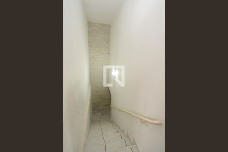 Casa à venda com 130m², 3 quartos e 2 vagasEscada