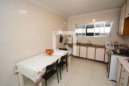 Casa à venda com 130m², 3 quartos e 2 vagasCozinha