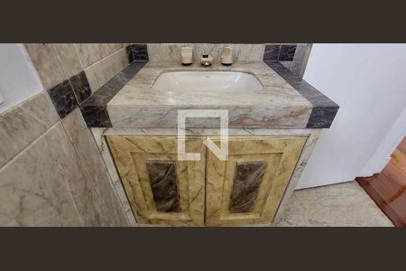 Apartamento à venda com 147m², 4 quartos e 2 vagas Apartamento à venda com 147m², 4 quartos e 2 vagasBanheiro 2