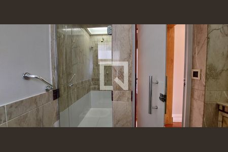 Apartamento à venda com 147m², 4 quartos e 2 vagas Apartamento à venda com 147m², 4 quartos e 2 vagasBanheiro Quarto 2 suíte