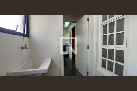 Apartamento à venda com 147m², 4 quartos e 2 vagas Apartamento à venda com 147m², 4 quartos e 2 vagasÁrea de Serviço