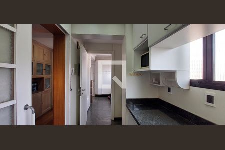 Apartamento à venda com 147m², 4 quartos e 2 vagas Apartamento à venda com 147m², 4 quartos e 2 vagasCozinha