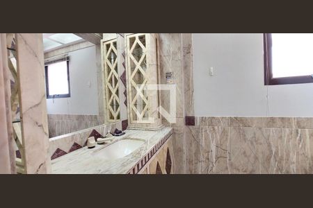 Apartamento à venda com 147m², 4 quartos e 2 vagas Apartamento à venda com 147m², 4 quartos e 2 vagasBanheiro Quarto 2 suíte