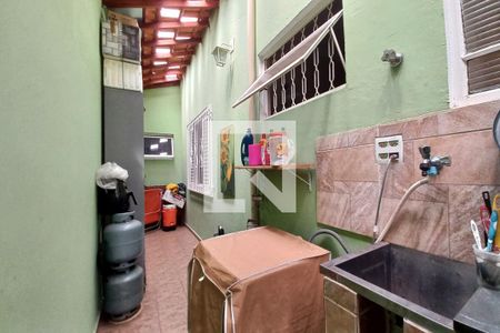 Casa à venda com 250m², 3 quartos e 3 vagasÁrea de Serviço