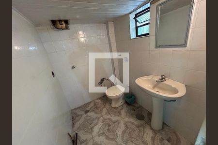 Casa à venda com 250m², 3 quartos e 4 vagasBanheiro de serviço