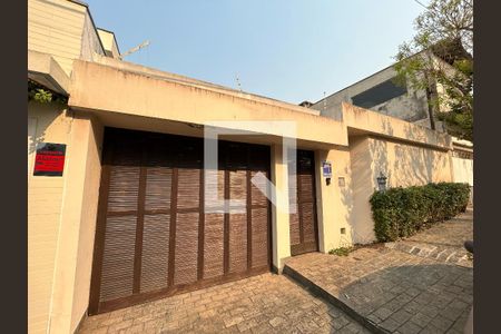 Casa à venda com 250m², 3 quartos e 4 vagasFachada da casa