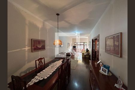 Casa à venda com 250m², 3 quartos e 4 vagasSala