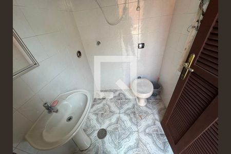 Casa à venda com 250m², 3 quartos e 4 vagasBanheiro de serviço