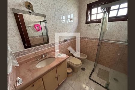 Casa à venda com 250m², 3 quartos e 4 vagasBanheiro