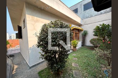 Casa à venda com 250m², 3 quartos e 4 vagasQuintal frente da casa