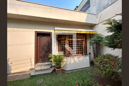 Casa à venda com 250m², 3 quartos e 4 vagasFrente